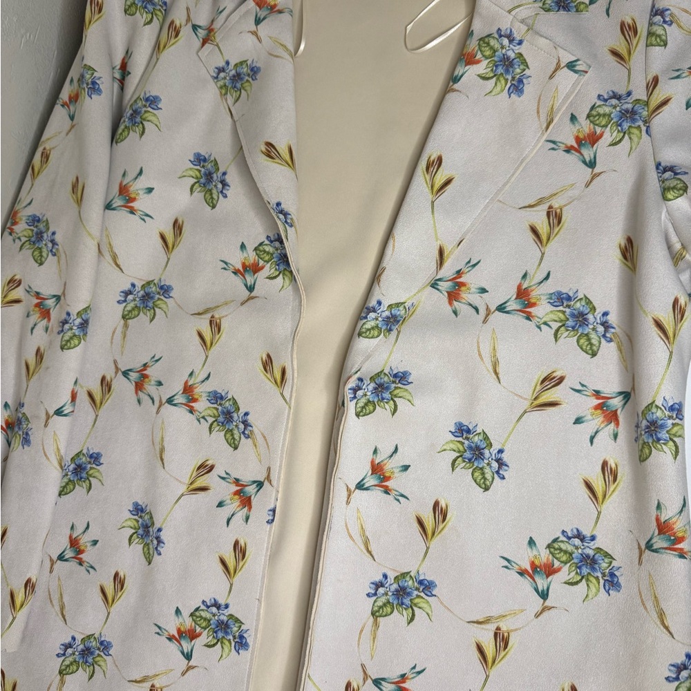 Elie Tahari Cream Floral Blazer with pockets